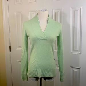 J. Crew 100% Cashmere V neck sweater size small.
